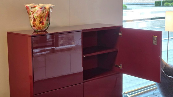 Image 1 of Musterring Kara Frame Wandschrank bordeaux Hochglanz