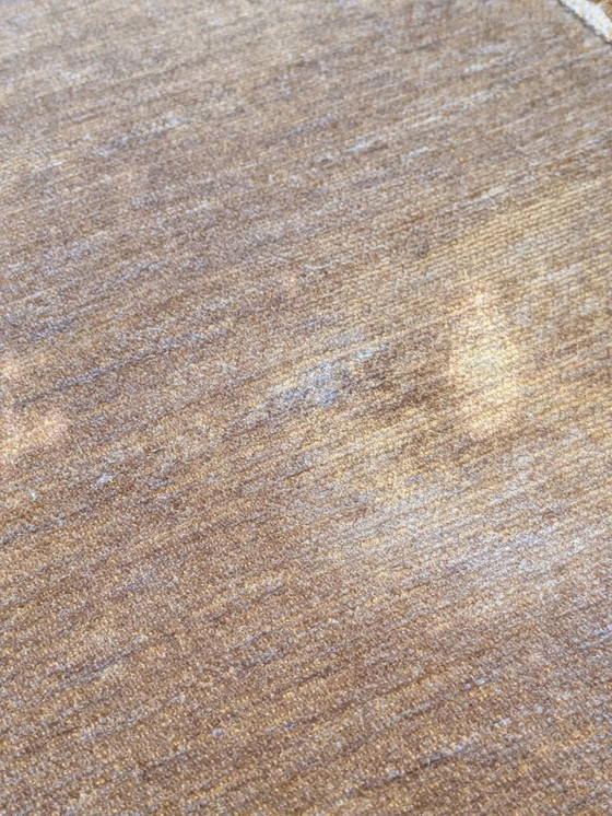 Image 1 of Vintage bruine tafelloper met gouden rand – 95 × 40 cm – Goede staat