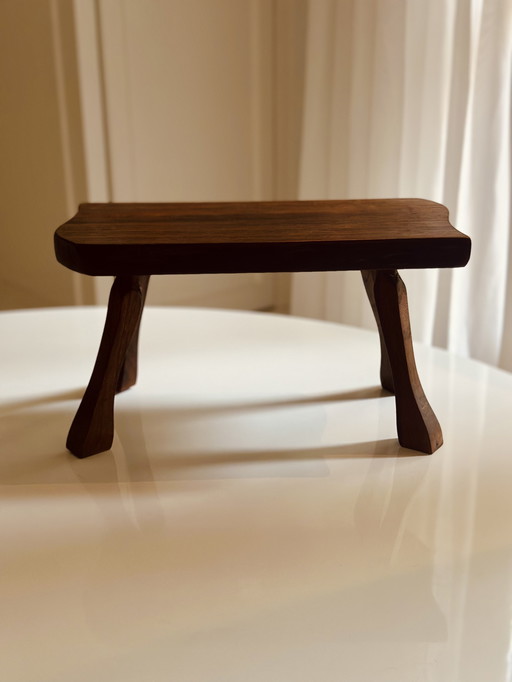 Brutalistischer Milchhocker