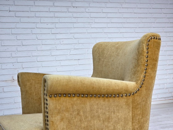 Image 1 of Fauteuil danois des années 1960, velours d'ameublement jaune miel, état d'origine.