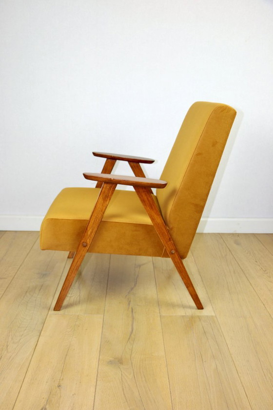 Classic Vintage Golden Velvet Armchair Jade - Like Chierowski Model - 2 Pieces Available – Axel Concept, Wood (photo 3 of 11)
