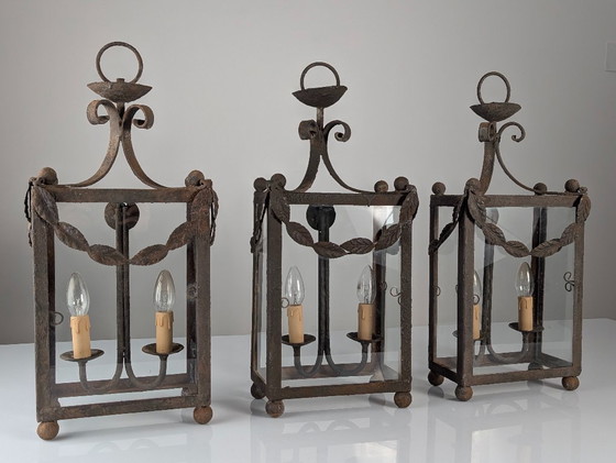 Image 1 of Lanterna in ferro battuto con pannelli in vetro, motivi fogliati