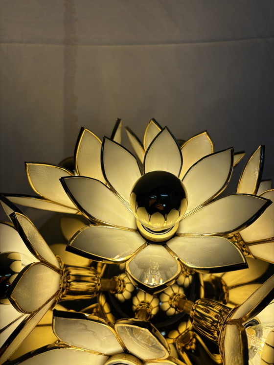 Image 1 of Plafonnier Lotus vintage style Hollywood Regency, en laiton et or