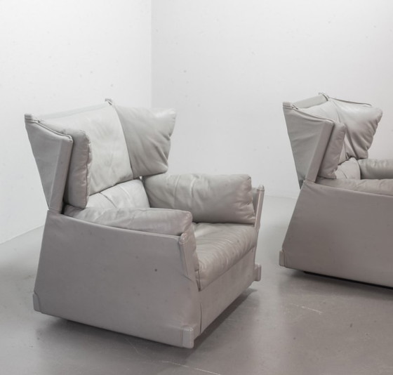 Image 1 of Fauteuil lounge luxueux « Viola d’Amore » de Piero de Martini, design italien du milieu du XXe siècle, en cuir gris dauphin. Ann