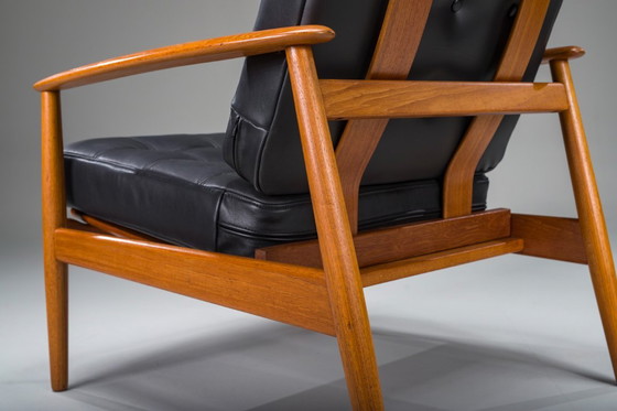 Image 1 of Fauteuil met model FD 164 frame van Arne Vodders en model 118 armleuningen van Grete Jalks in teak en zwart leer, Denemarken, ja
