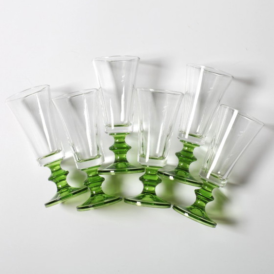 Set van 6 vintage groene sherryglazen op voet / zeldzame likeurflutes uit het midden van de 20e eeuw / Italië (photo 6 of 9)