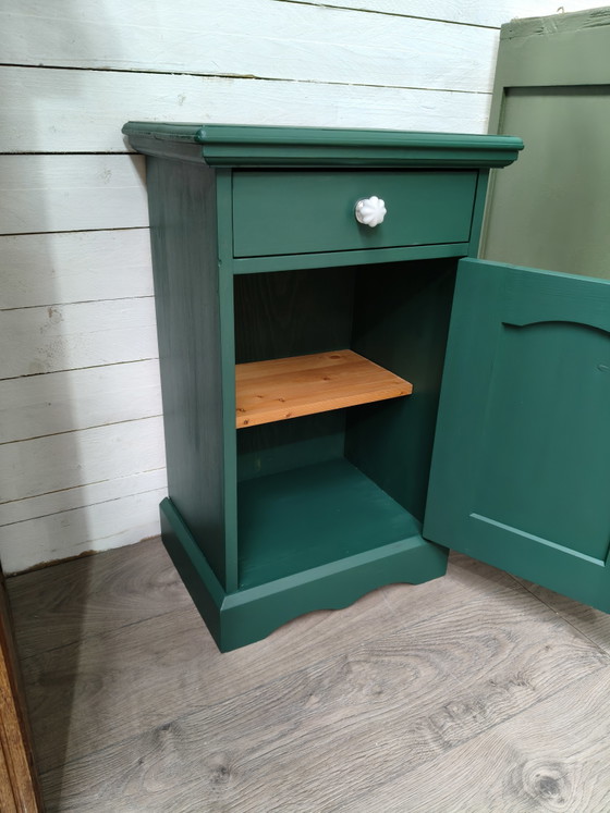 Image 1 of Nachtkastje 'groen'