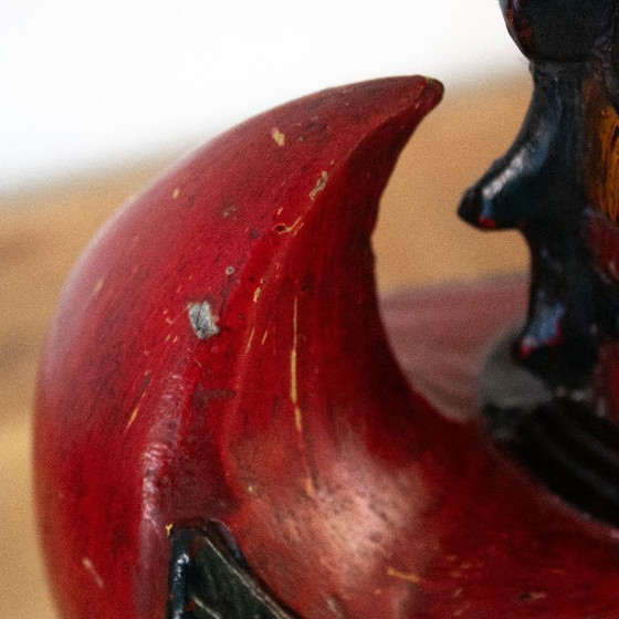 Image 1 of Statuetta vintage in legno raffigurante un drago/gallo, in una scatola unica, arte popolare asiatica.
