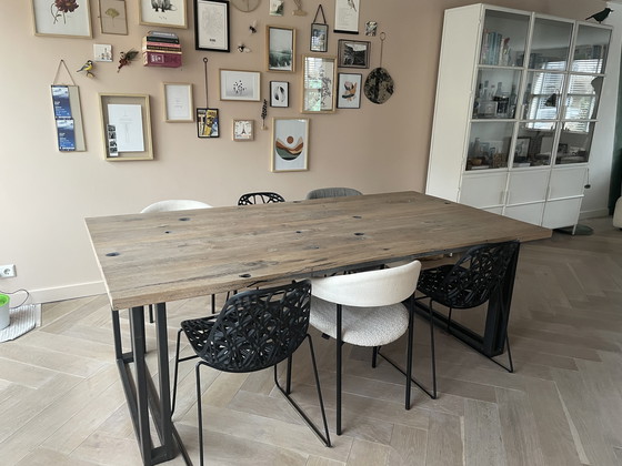 Image 1 of Tafel eikenhouten wagonplanken met stalen poten