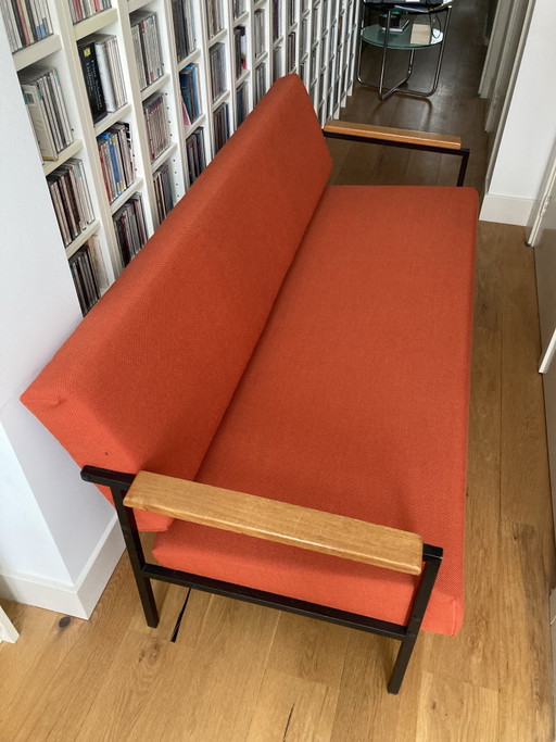 Divano Design 3 Posti - Rivestimento Arancione - Struttura in Metallo Nero - Braccioli in Legno – 3 5 zitsbanken, Textile