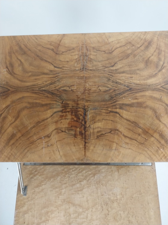 Image 1 of 1 mueble bar art déco de los años 30, chapa de nogal, 84 cm de alto.