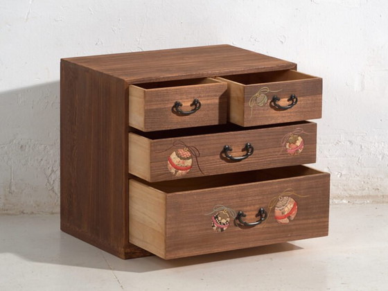 Commode japonaise en Paulownia – Période Showa (c.1950–1979) – Metal (photo 19 of 40)