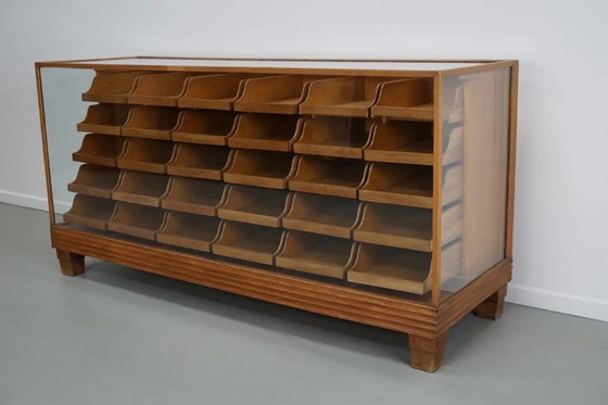 Image 1 of Antieke Britse haberdashery kast / winkeltoonbank in esdoorn en eikenhout, 1920/30s