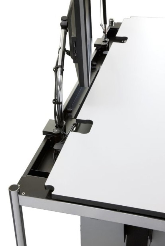 Table USM Haller Advanced + conteneur à roulettes – Prix fixe – Bureaux, Chrome (photo 5 of 18)