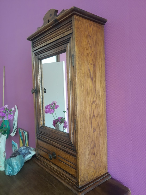 Antique French Art Deco brocante oak medicine cabinet with mirror – apothecary cabinet – wall cabinet (photo 9 of 15)