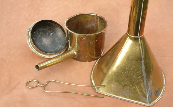 Image 1 of Walvisolielamp, antieke messing lamp uit de walvisvaart, circa 1850, functioneel