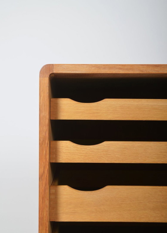 Image 1 of Dänisches minimalistisches Sideboard aus heller Eiche, 1960er Jahre