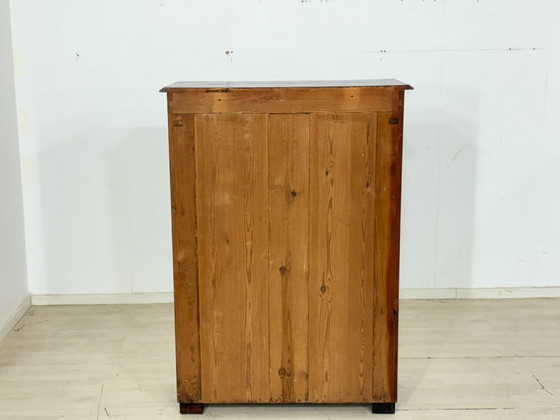 Image 1 of Beautiful antique Gründerzeit (late 19th-century) vertiko chest of drawers circa 1900 – elegant walnut veneer & brass fittings