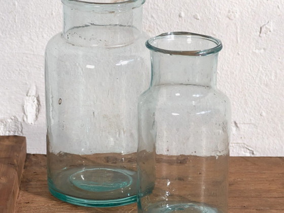 Blauwe antieke flessen (ca. 1920). Set van 2 stuks #18 – Glazen & Karaffen, Glass (photo 2 of 18)