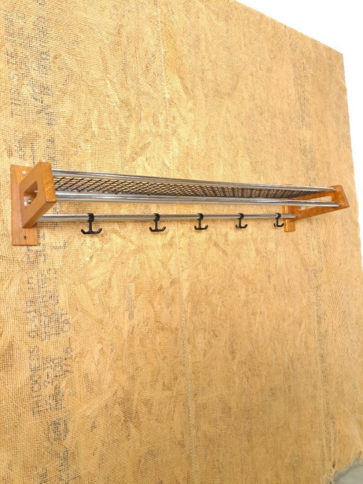 Porte-manteau mural en teck avec crochets chromés, fabriqué en Suède, n° 14