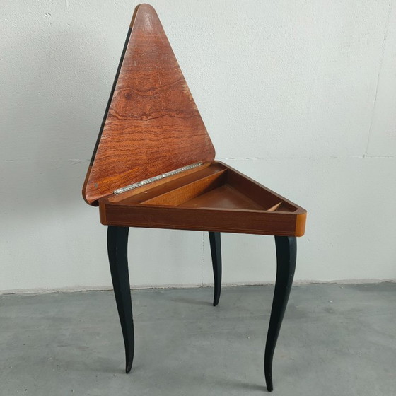 Image 1 of Table d'appoint italienne vintage des années 1950-60 (avec compartiment de rangement)