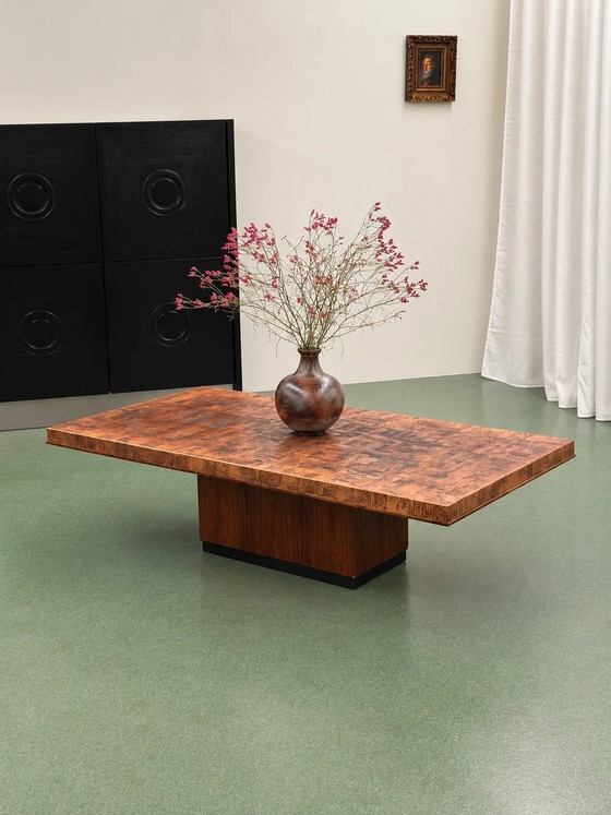 Table basse en cuivre gravé de Heinz Lilienthal, années 1970, Livres d'art (photo 2 sur 3)