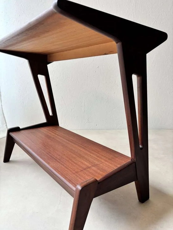 Image 1 of Tavolino laterale in teak dalla forma organica degli anni Sessanta
