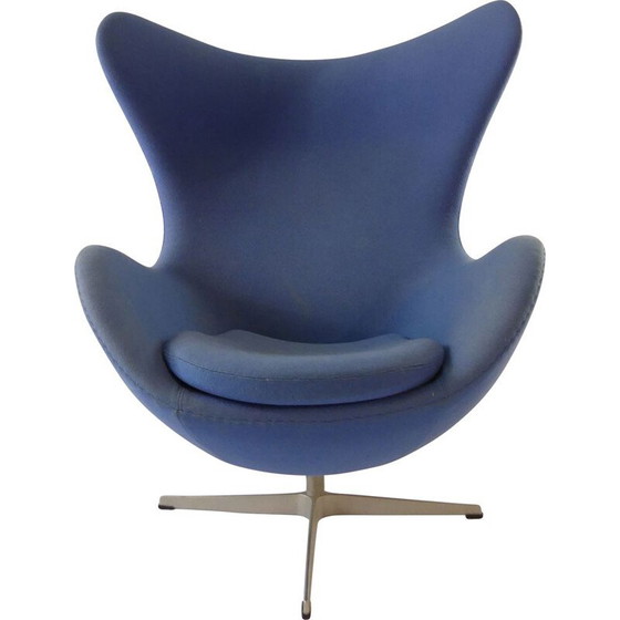 Image 1 of Vintage armchair by Arne Jacobsen for Fritz Hansen 2000