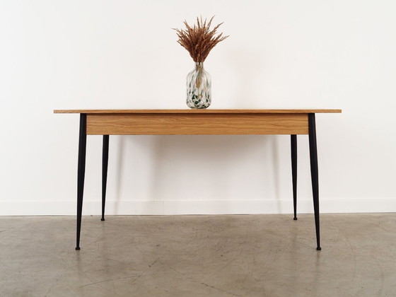 Image 1 of Mesa de roble, diseño italiano, años 80, fabricación: Italia