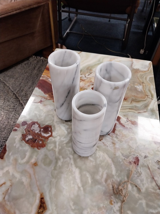 Image 1 of Set of 3 white marble Italian table vases 1970's 21, 22 and 23 cm high