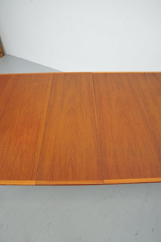 Image 1 of Table de salle à manger en teck (années 1960)