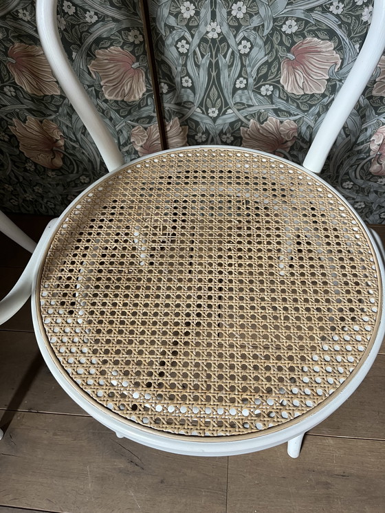 Image 1 of 2 Vintage Thonet stoelen – Model No. 102 / Vienna – Wit