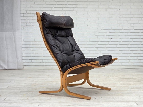 Image 1 of Années 1970, design norvégien d'Ingmar Relling, modèle de fauteuil lounge « Siesta ».