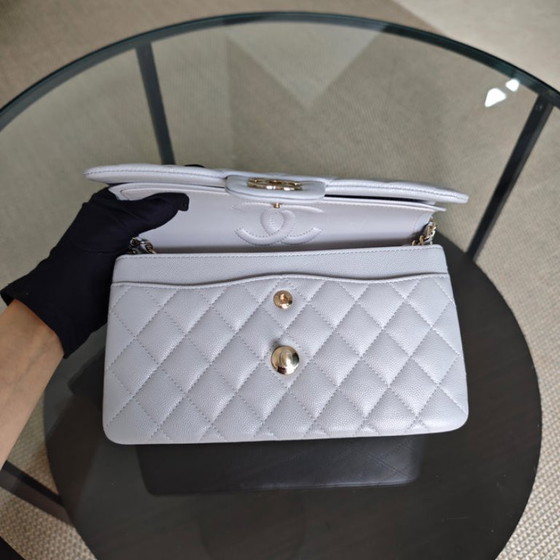 Image 1 of Borsa Chanel Classic Flap Small - Caviar 23CM trapuntata grigia, hardware color oro chiaro, microchip