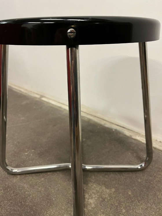 Image 1 of Buisvormige kruk met bakelieten zitting