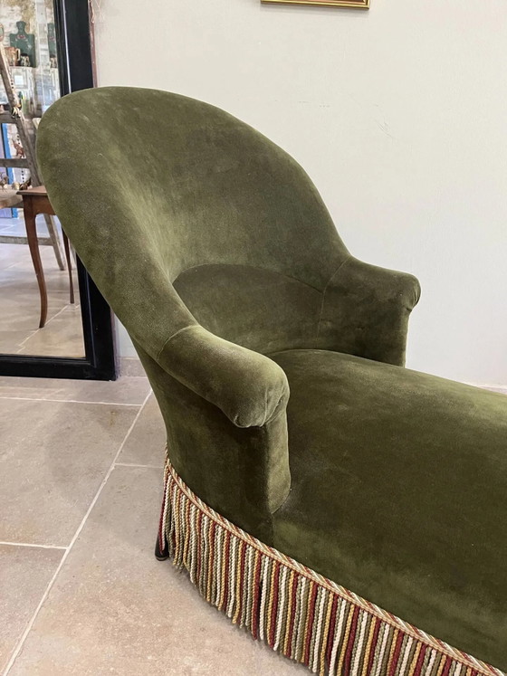 Chaise longue vintage in velluto verde scuro con frange multicolori. – Wood, Velvet, Art Nouveau (photo 4 of 18)