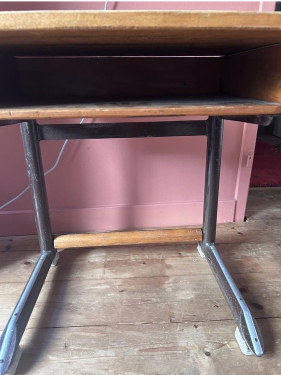Image 1 of Vintage industriële schooltafel/leerlingentafel hout metaal