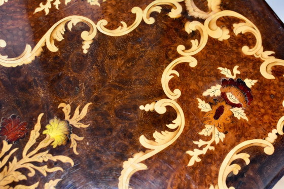 Image 1 of Vintage Louis XV salontafel met marqueterie, Franse rococo houten tafel met inlegwerk, Europees antiek meubilair, tafel met bloe