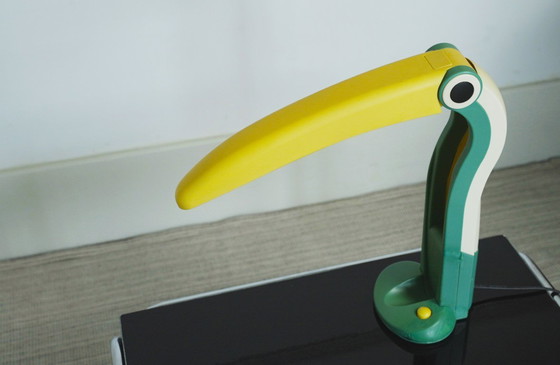 Image 1 of Lampada da scrivania HT Huang Toucan, luce da tavolo postmoderna in plastica, illuminazione colorata anni '80.