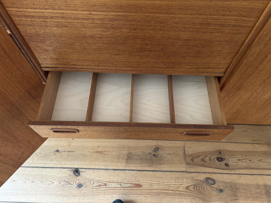 Image 1 of Armoire danoise au design vintage