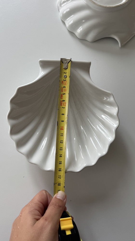 Image 1 of Two vintage Japanese shell bowls - white ceramic, 1960s
