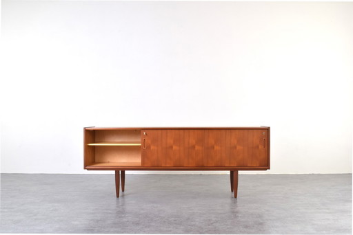 Dänisches Teakholz-Sideboard aus der Mitte des Jahrhunderts, 1960er Jahre.