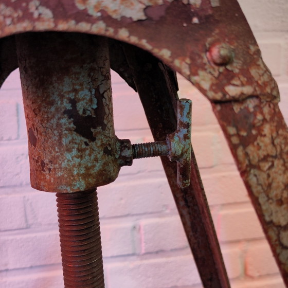 Image 1 of Table de sculpteur industriel
