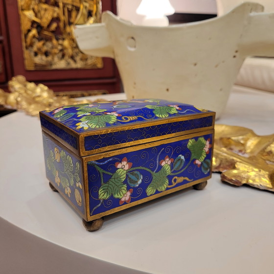 Image 1 of Caja / Joyero Con Esmaltado Cloisonné, Azul Lapislázuli, S. Xx – China