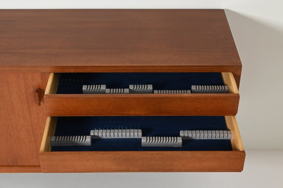 Image 1 of Gran aparador flotante de teca, años 60, Alemania.