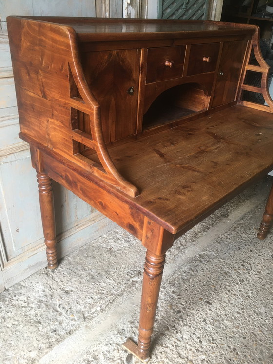 Image 1 of Bureau vintage en pin à étages