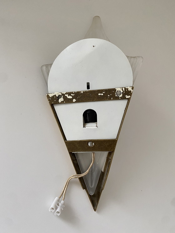 Image 1 of Vintage Art Deco wall lamp - brass with frosted glass - 1970s.