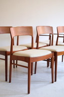 Juego de 6 sillas de comedor Henning Kjaernulf, década de 1960.