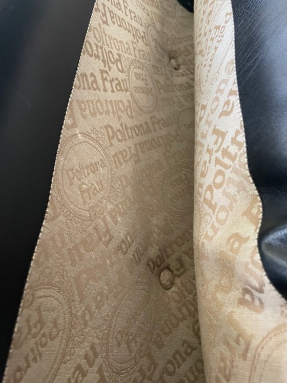 Image 1 of Potrona Frau Sofa aus schwarzem Leder mit Sessel