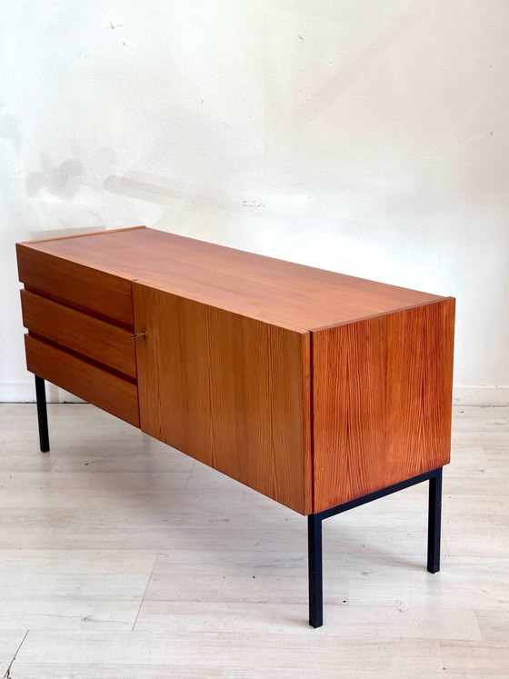 Minimalist Vintage Sideboard 60s/70s – Wood (photo 7 of 11)